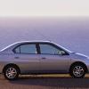 Schön war er nicht, aber erfolgreich: Der Toyota Prius gilt als erstes Hybridfahrzeug in Großserie. Die Japaner haben das Modell inzwischen eingestellt, aber insgesamt ist die Technologie populärer denn je. 	 	