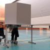 Die beiden Stimmbezirke in der Hauptschule Meitingen – unser Bild zeigt die Turnhalle bei den Kommunalwahlen 2008 – werden künftig zusammengefasst. 