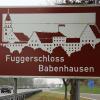 Auch in Fahrtrichtung Norden soll ein Hinweisschild an der A7 bei Illertissen künftig auf das Fuggerschloss in Babenhausen hinweisen.  	