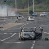 Autos wurden bei einem Angriff der islamistischen Hamas zerstört.