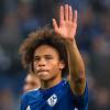 Ebenfalls mit prachtvoller Löwenmähne steht Leroy Sane für Schalke dem Platz.