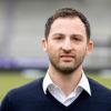 Domenico Tedesco ist der neue Trainer des FC Schalke 04. Der 31-Jährige stellt sich damit einer großen Aufgabe.