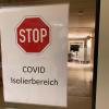 Eingang des Covid-Isolierbereichs im Kreiskrankenhaus Schrobenhausen. 