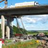 Bei dem Brückeneinsturz auf der A7 kam ein Bauarbeiter ums Leben.