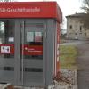 Im Mai wollten Unbekannte den Geldautomaten der Sparkasse an der B16 bei Blindheim sprengen. Seitdem war die SB-Geschäftsstelle außer Betrieb. Nun wird sie geschlossen.  	