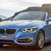 Neu sind am BMW 2er Cabrio die LED-Scheinwerfer mit sechseckigen Tagfahrlicht-Ringen. Auch Nierengrill und Luftöffnungen sind dezent verändert.