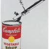 "Big Campbell's Soup Can With Can Opener (Vegetable)" ist eines seiner bekanntesten Werke.