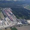 Der Markt Biberbach prüft rechtliche Schritte gegen die geplante Erweiterung der Lech-Stahlwerke.	