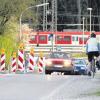 Es tut sich was in der Bahnhofstraße in Geltendorf: Die Bauarbeiten der Gemeinde für die Wasserleitung sind im Gange, im kommenden Jahr will dann der Landkreis die Straße ausbauen. 
