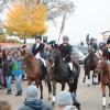Rund 60 Reiterinnen und Reiter holten sich den Segen für ihre Pferde ab. 