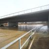 Donau-Hochwasser lässt in Ulm und im Landkreis Neu-Ulm Fuß- und Radwege überschwemmen.