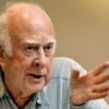 Der britische Physiker Peter Higgs, aufgenommen am 07.04.2008 während eines Besuchs des Teilchenforschungszentrums Cern in Genf. Higgs erhielt gemeinsam mit seinem Kollegen Englert aus Belgien den Nobelpreis für Physik.