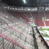 Die Stehplatztribüne blieb am Samstag ebenso leer wie das gesamte Stadion. Ein großer Nachteil für den FC Augsburg. 