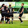 Jubel beim FC Ehekirchen: Nach dem 2:0-Sieg gegen den SC Olching ist die Mannschaft neuer Tabellenführer der Landesliga Südwest. 