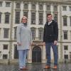 Vor der Entscheidung am Sonntag stellten sich Eva Weber und Dirk Wurm zusammen auf den menschenleeren Rathausplatz. 