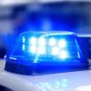 Mit einem einsatzbereiten Blaulicht im Fahrzeug hat die Polizei am Montag einen 18-Jährigen im Biberbacher Ortsteil Markt erwischt. 