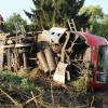 Triebwagen stürzt in Gärten: "Ich wollte nur raus aus dem Zug"