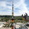 Der höchste Legoturm der Welt: Aus mehr als 550.000 Acht-Knopf-Legosteinen entstand innerhalb von vier Tagen ein Turm mit einer Höhe von 30,765 Metern.