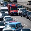 Hier klappt die Rettungsgasse. Aber wie heftig soll derjenige büßen, der sie blockiert? 