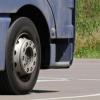 Ein Dieb hat in Günzburg die Reifen eines Lkw-Anhängers gestohlen. 