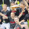 So jubelten die Fußballer des TSV Schwabmünchen, als sie vor vier Jahren nach dem 2:2 in Memmingen in die Landesliga aufgestiegen waren. Folgt jetzt in Eichstätt der Aufstieg in die Bayernliga? 