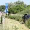 Auf der Seite gelandet ist dieses Auto bei einem Unfall gestern auf der A9 auf Höhe der Anschlusstelle Ingolstadt-Süd.