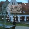 Vertreter einer Neu-Ulmer Firma und des Landratsamts Neu-Ulm trafen sich vor dem Verwaltungsgericht Augsburg. Anlass war ein Umweltfall in Burlafingen. 