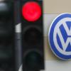Der VW-Abgasskandal beeinflusst viele VW-Standorte in Deutschland. Wegen massiv einbrechender Gewerbesteuer-Einnahmen erhöhen die Städte ihre Gebühren.