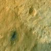 Die US-Raumfahrtbehörde Nasa hat ein erstes von einer Sonde aufgenommenes Farbfoto des Rovers «Curiosity» auf dem Mars veröffentlicht. Um «Curiosity» (Neugier) herum sind verschiedene Blautöne zu erkennen. Diese seien in der Realität wahrscheinlich eher grau und zeigten, dass sich an dieser Stelle viele verschiedene Materialien befänden. 
