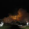 In der Nacht zum Montag brannte in Illerrieden (Alb-Donau-Kreis) die Lagerhalle eines Holzhandelsbetriebes komplett ab.