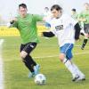 Stefan Schmid (in Weiß) hat mit dem TSV Inchenhofen viel vor. Der Aufstieg soll her. Den will auch der SC Oberbernbach (in Grün Stefan Walther) erreichen. 