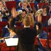 Markus Peter lotste das Blasorchester der Harmoniemusik gekonnt durch alle schweren Passagen 	
