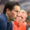 Leverkusens Trainer Roger Schmidt hält trotz Kritik am Offensiv-Stil seiner jungen Mannschaft fest. 