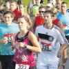 70 Läufer gingen am Freitag beim Partnerlauf des FC Ebershausen auf die rund fünf Kilometer lange Strecke.  