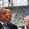 Die ukrainische Regierung garantiert eine sichere Fußballeuropameisterschaft. Und auch UEFA-Chef Michel Platini  (links) verteidigt die Vergabe der Gastgeberrolle an die Ukraine.  