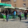 Der Wochenmarkt in Friedberg während der Coronakrise. 	