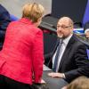 Angela Merkel und Martin Schulz im Bundestag (Archiv). 80 Tage nach der Bundestagswahl trafen sich Merkel, Schulz und CSU-Chef Horst Seehofer zu einem ersten Gedankenaustausch.