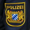 In Landsberg wurde einer Rentnerin der Geldbeutel aus der Handtasche gestohlen. Die Polizei sucht Zeugen der Tat.