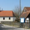 Hier an der Kapelle oder am Pumpenhaus im Todtenweiser Ortsteil Bach soll künftig der Defi angebracht sein.