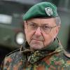 Richard Roßmanith, Befehlshaber des Ulmer Multinationalen Kommandos Operative Führung, hat sich in der Traditionsdebatte der Bundeswehr gegen Verteidigungsministerin Ursula von der Leyen gestellt.