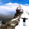 Bei einer Rundreise durch Bolivien und Peru im Jahr 2002 machten Hubert und Brigitte Fischer einen Geländewagen-Ausflug auf den 5260 Meter hohen Berg Chacaltaya bei LaPaz.