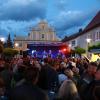 Kult um 8 bringt wieder Musik und gute Sommer-Laune nach Thannhausen. An insgesamt neun Freitagen gehört der Dr.-Georg-und-Lu-Zimmermann Platz den Musikern, Vereinen und Gästen.  	