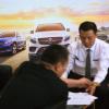 Bei den Verkaufszahlen hat Mercedes-Benz weiter klar die Nase vorn, vor allem dank der Nachfrage im größten Automarkt China.