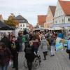 Viele Menschen tummelten sich am Sonntag beim Schärtlesmarkt in Monheim.