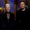 Unternehmer Elon Musk und seine Mutter Maye Musk in der Unterhaltungsshow "Saturday Night Live".