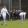 Enttäuschung bei den jungen Löwen und Freude beim TSV Landsberg (schwarze Trikots): Mit 3:2 gewinnt der Gastgeber und bleibt damit am Relegationsplatz dran.