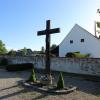 An dieser Stelle auf dem Kissinger Friedhof sollen künftig zwei weitere Urnenwände entstehen. 