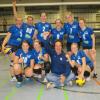 Aufsteiger: Weils Volleyballerinnen mit Trainer Franz Babl. 
