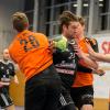 Andreas Dittiger (schwarzes Trikot) wird am Sonntag gegen HaSpo Bayreuth ein Comeback im Team der Friedberger Handballer feiern. Die sind gegen den Spitzenreiter dennoch nur Außenseiter. 	 	