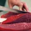 Rindfleisch wird geschnitten: Italien verbietet die Herstellung und den Verkauf von Laborfleisch.